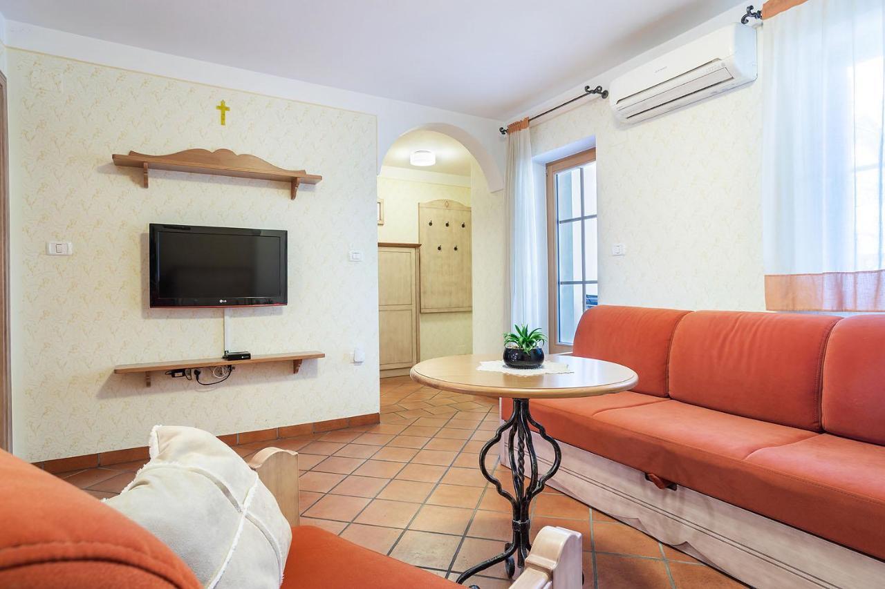 Apartments Tourist Farm Matijovc Накло Екстер'єр фото